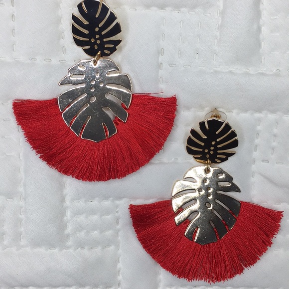 SOLD!! NEW! Red Tassel & Gold Plated Pierced Earrings - Picture 4 of 5